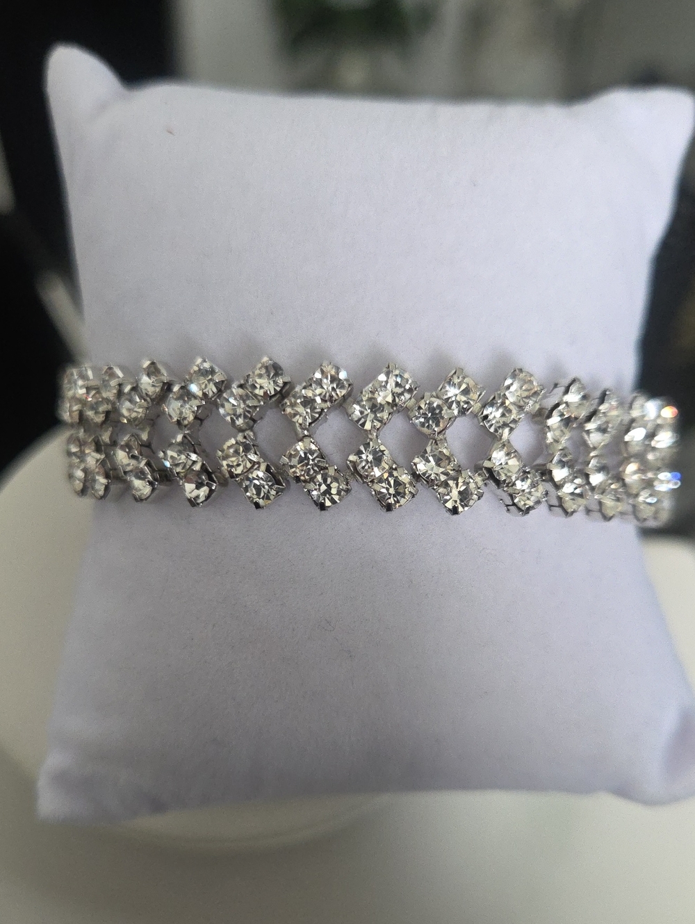 Paparazzi Seize The Sizzle White Bracelet NWT